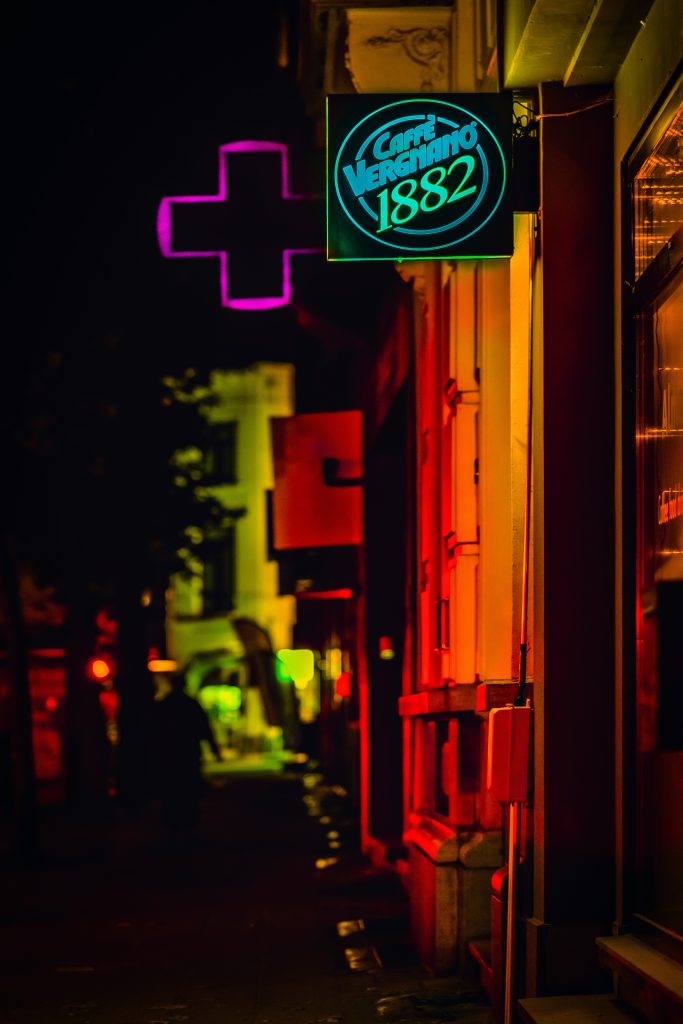 Timeless Fashion Pieces for Women – Shop discounts