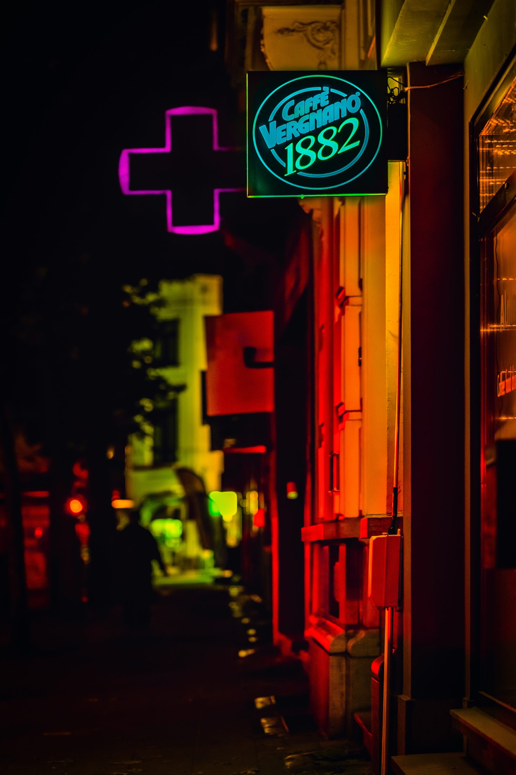 Timeless Fashion Pieces for Women – Shop discounts